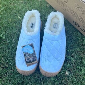 NWT Slippers